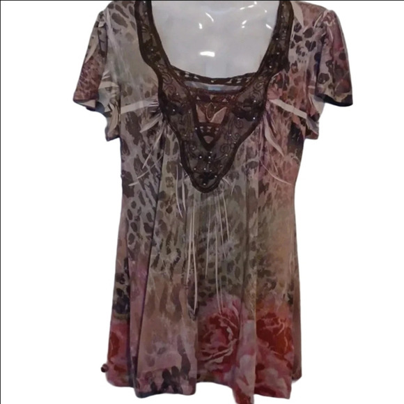 💙🏍silky to touch top with lace and sparkles - Picture 2 of 8